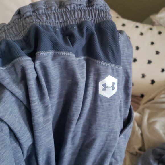 Underarmor Jumpsuit XXL - Picture 10 of 11